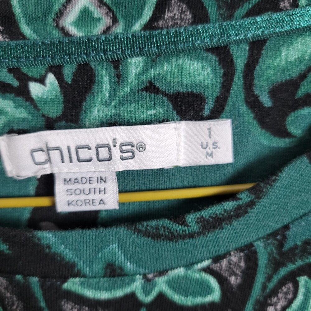 Chico's Top Blue Black Paisley stretch casual knit Size 1 Med. Classic Preppy - Picture 9 of 10